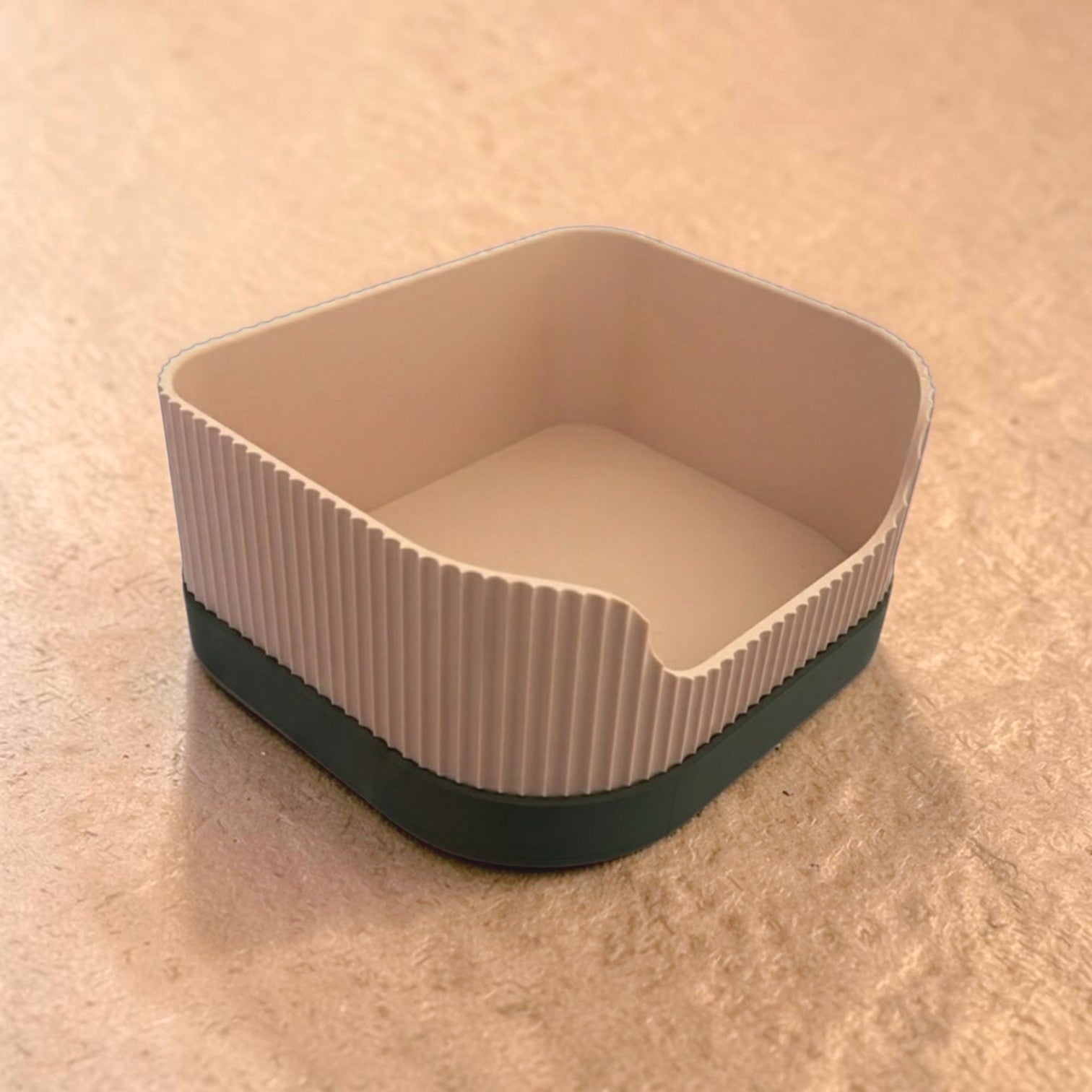 CozyWave organizer featuring a stylish wavy design, perfect for neatly displaying perfumes, cosmetics, skincare products, jewelry, and other everyday essentials.