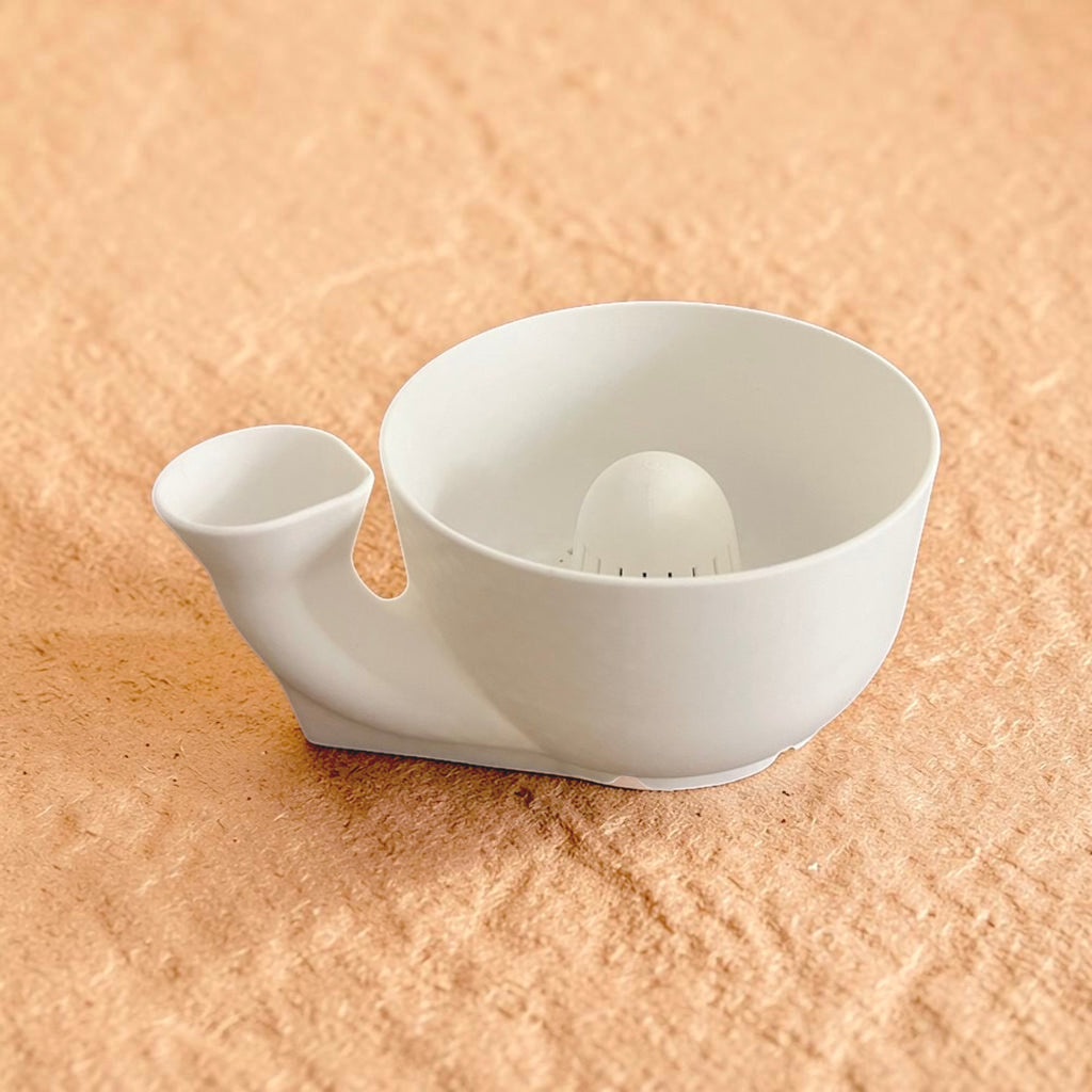 Washer Bowl featuring an innovative design for easily washing, rinsing, and draining seeds, vegetables, and fruits, making everyday food preparation cleaner and more convenient.